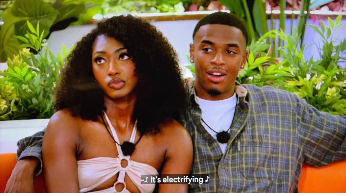 battinsonhive's tweet photo. A gorgeous couple https://t.co/Ml5n3ZpK2C