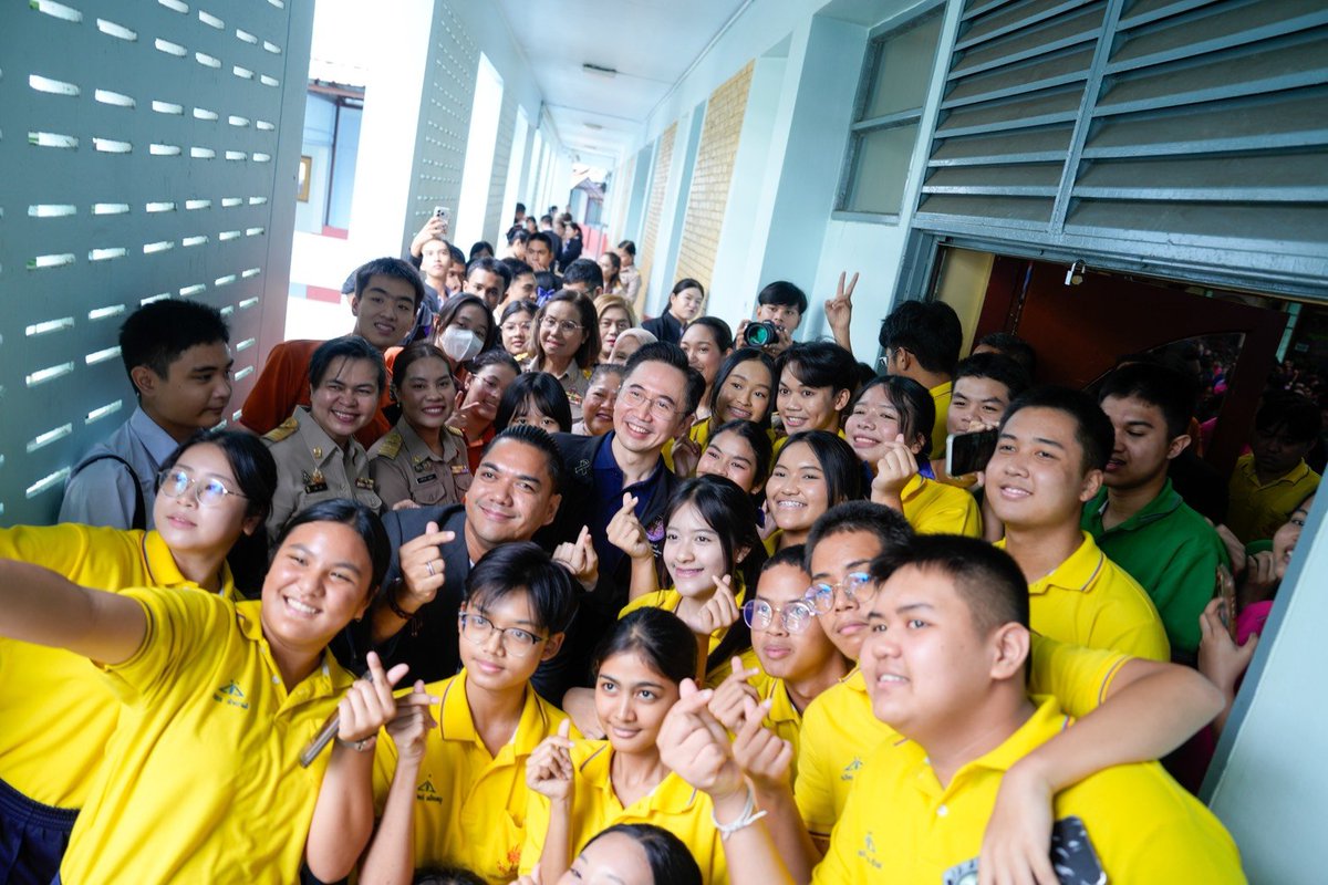 A_angpao32's tweet photo. ขวัญใจลูกหลาน  #ยศชนันวงศ์สวัสดิ์ #รัฐมนตรีอว #กระทรวงอว #รองนายกเชน #พรรคเพื่อไทย #อาจารย์เชน #เติมเชน https://t.co/svcu340vIM