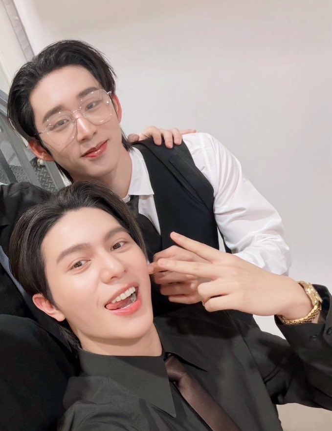 hope_bpn's tweet photo. มีคนแอบจิ้มแจ้มแฟน 🐶🤏🏻

#PeachAndMeSeriesQ11 
#PeachAndMeSeries #williamest https://t.co/xjPfq6qoKK