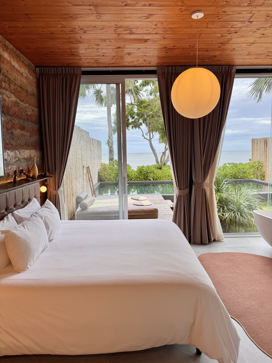 sfkkfs_'s tweet photo. แนะนำอีกที่ๆเพิ่งไปมา ที่พักเป็นส่วนตัว อบอุ่น สไตล์ญี่ปุ่น มีสระหน้าห้อง เบื่อๆไปเดินเล่นริมทะเล 🌊🌴 Furusato Shack 

ใครหาทะเลใกล้ๆกทม.เงียบๆ สงบ คนไม่เยอะมาก จากใจเลย เชียร์ทะเลปราณ ;-; vibes ดีมาก https://t.co/qaRROKEmKp