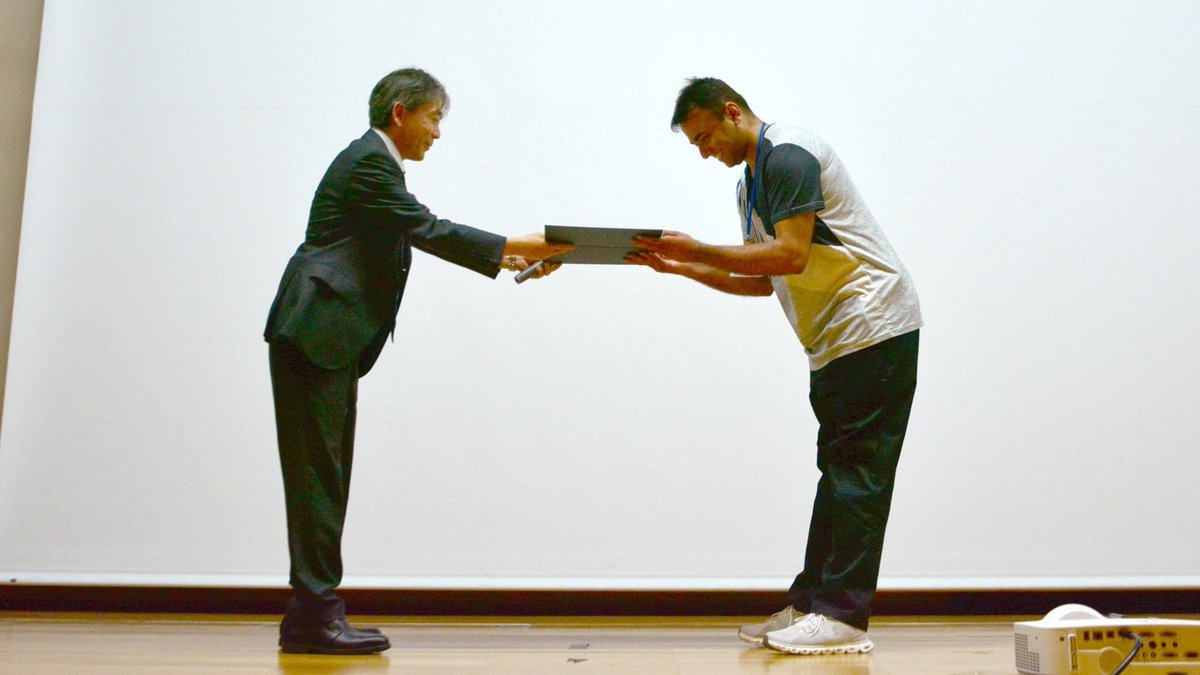 miyata_makoto's tweet photo. 2026/5/5-6に山口大で行われた日本マイコプラズマ学会学術集会でD3のAli Ahsanさんと，卒業生で今は学習院大学でがんばっている水谷雅希 助教が，優秀発表賞に選ばれました．今後のさらなる活躍に期待です．https://t.co/M5Ce755aaa #大阪公立大学 #学習院大学 #Mycoplasma #syn3 #マイコプラズマ https://t.co/42KO1TVRVF