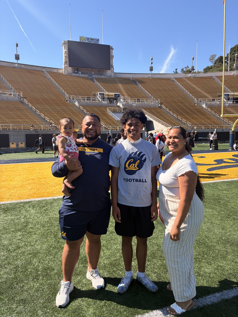 SaiaMalietufa's tweet photo. It was great to compete today at @CalFootball best of the best camp. I got to see Coach @ST_Haunga &amp; meet Coach @PatMcCann7 . Looking forward to building these relationships. #GoBears https://t.co/yWotsrcMod