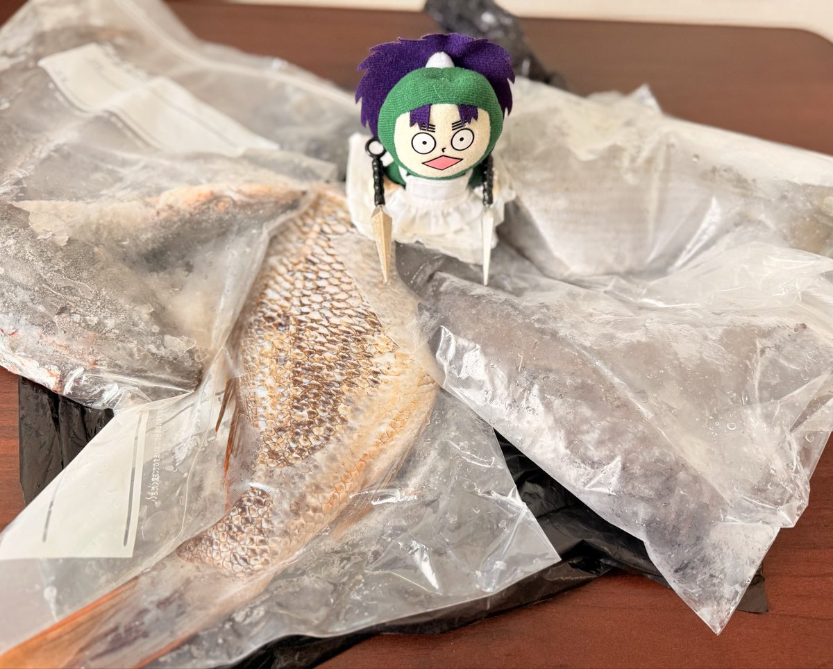 _kohecha's tweet photo. 魚をもらった🐟
まずは刺身とあら汁🐟 https://t.co/Qo2oZZFTEM