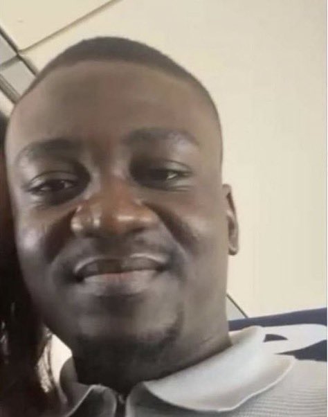 S_kyy001's tweet photo. AKON                                                  ????😹😹💔💔 https://t.co/MJxX3CD8CJ