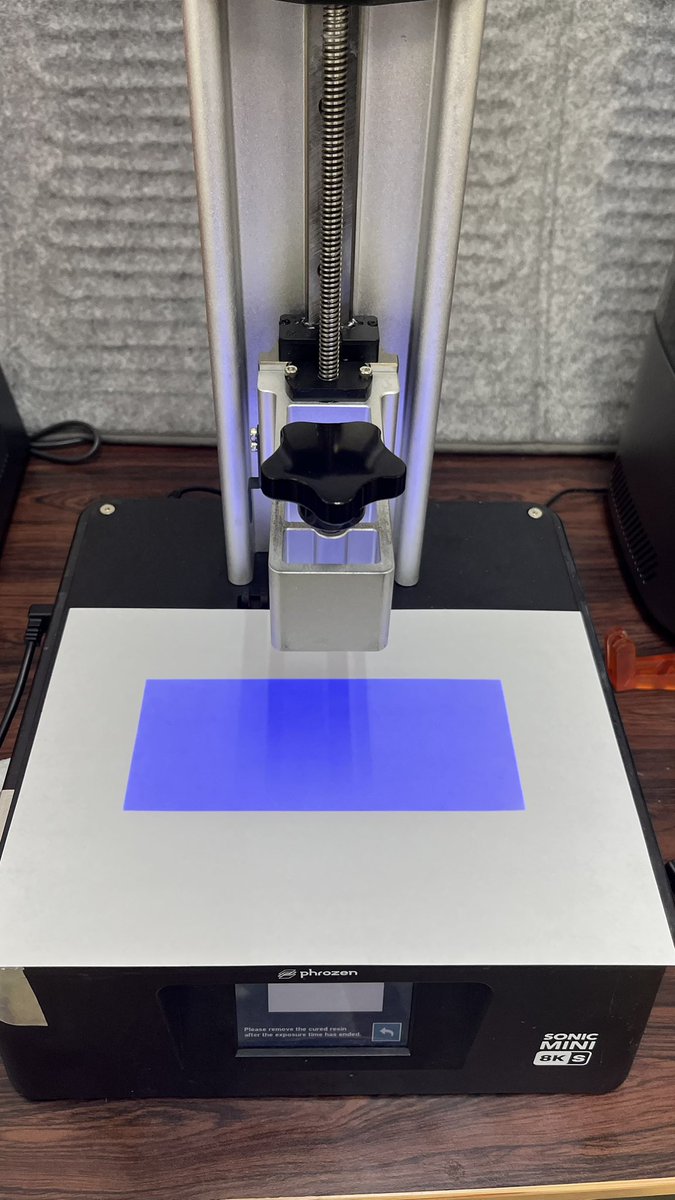 Diffuser3D's tweet photo. 今まで好調だったPhrozen Mini 8KSですが、細かいパーツの造形サイズのバラ付きが出始めたので液晶を裏からチェックしました。
滲みが出てました、原因はこれですね😅
Amazonに注文しました😤

ハードな業務で2年半持ったので、素晴らしいと思います。

表面からだと分かりにくいです😉 https://t.co/0ZbRvPiVcc