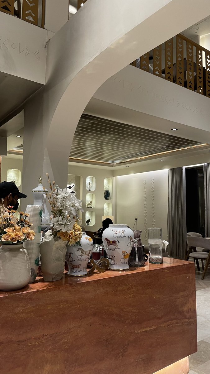 wafa_55__'s tweet photo. اجعلني دائمًا بالمكان الذي يسعني، يشبهني مكان لا يقلل من خفتي ولا يثقلني ولا اضيق فيه يارب سير خطاي لدرب تألفه أقدامي لا تخافه وتستنكره.. https://t.co/dssC55HnKM