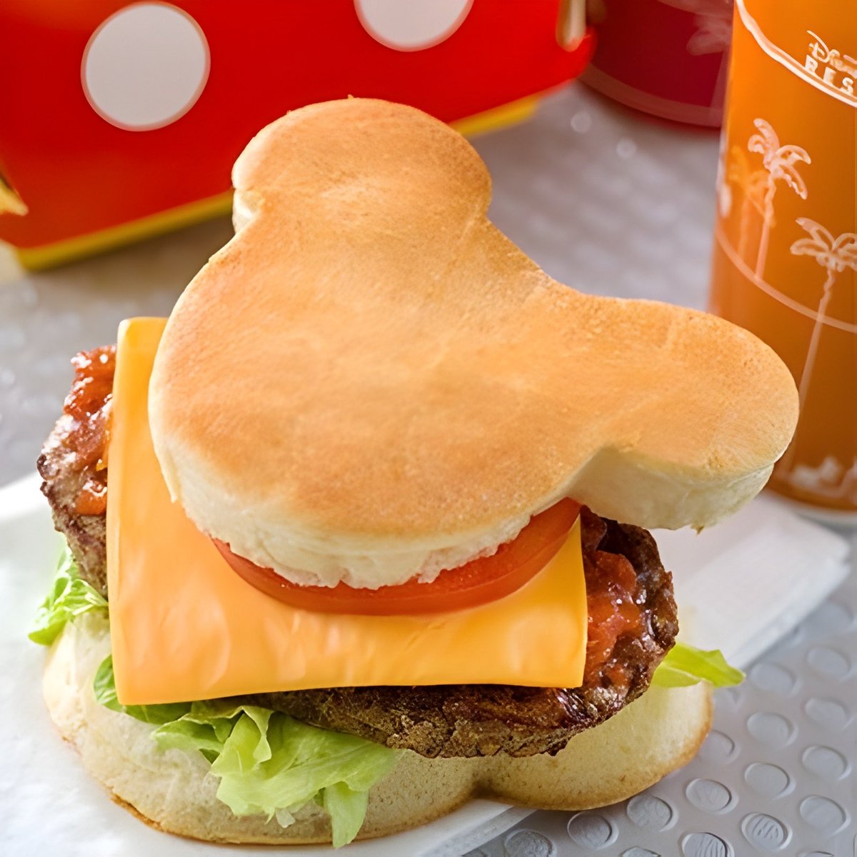 GSPCAFE's tweet photo. Order details ✨:

✧ Mickey Burger
✧ Chip and Dale Special Bread
✧ Walt's Chili
✧ Sparkling Minnie 🔞 https://t.co/NEgtryUWJI