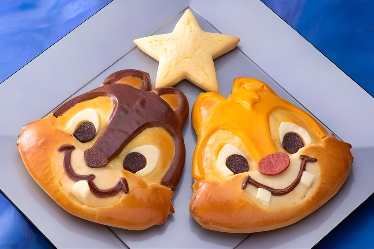 GSPCAFE's tweet photo. Order details ✨:

✧ Mickey Burger
✧ Chip and Dale Special Bread
✧ Walt's Chili
✧ Sparkling Minnie 🔞 https://t.co/NEgtryUWJI
