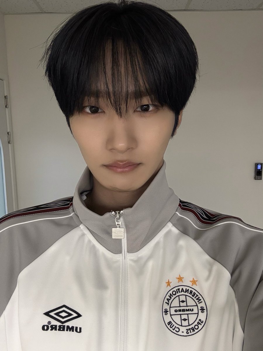 the_EPEX's tweet photo. 시작.

#EPEX #이펙스 #JEFF #제프 #젶프프 https://t.co/5iltHu4p2i