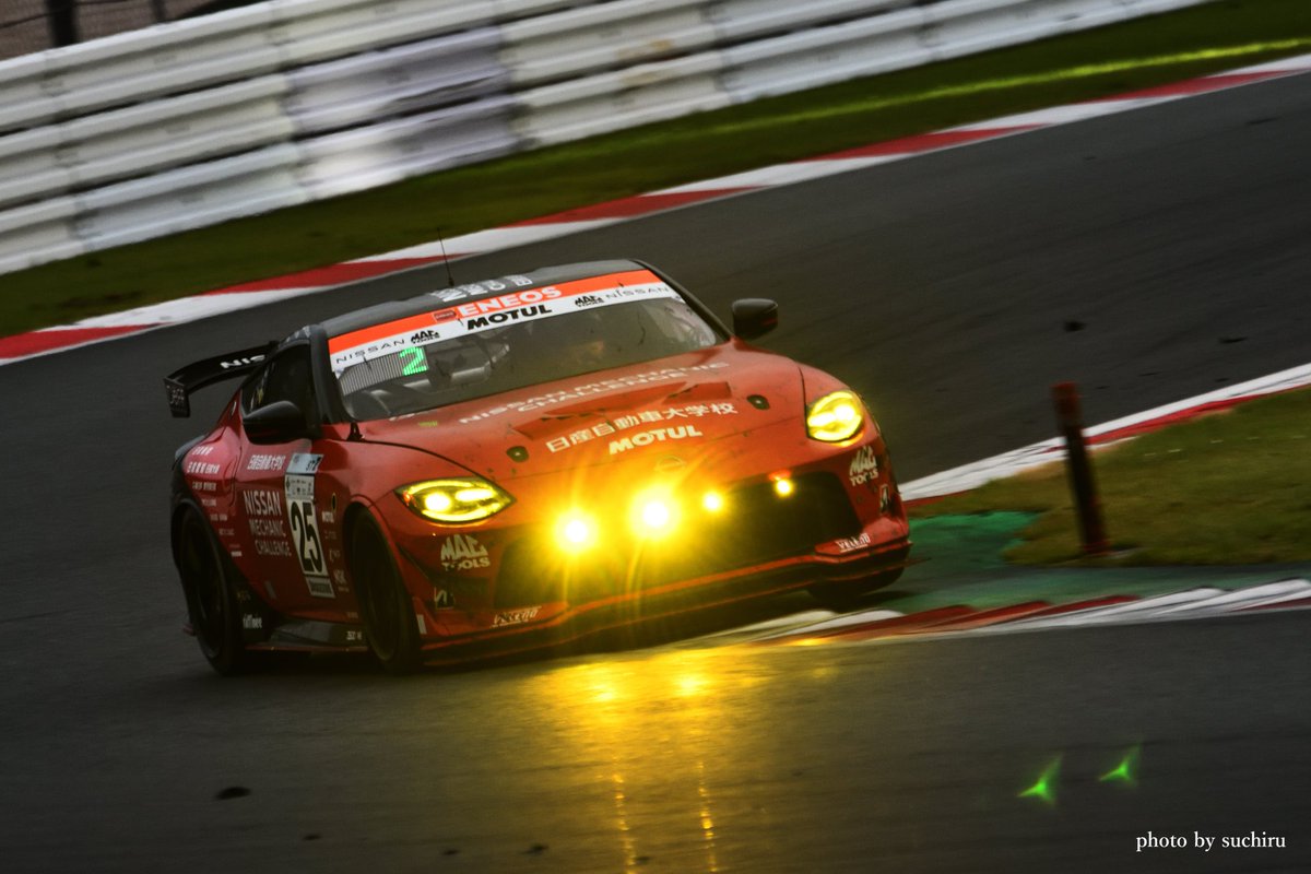 Suchiru093's tweet photo. S耐 富士24時間 2026

赤い2人の止まらないトークショー

#S耐 #スーパー耐久 #富士24時間 #Fuji24h #富士スピードウェイ https://t.co/AjTHQ9ylmr