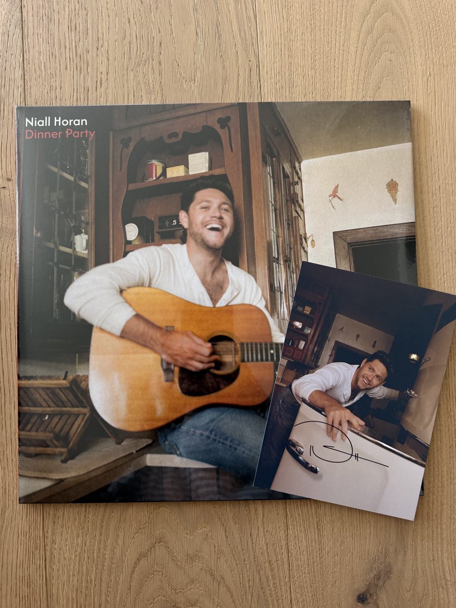 sweatersdrew's tweet photo. it‘s finally here 😍 https://t.co/7exAALAw9m