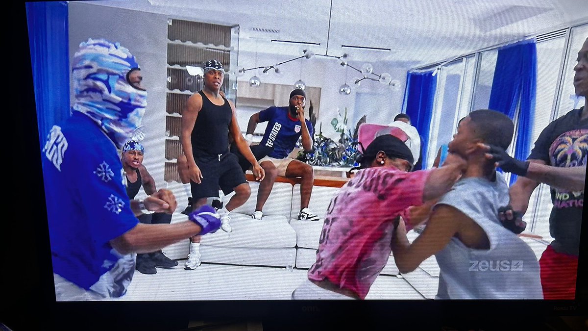 badaxxsuma's tweet photo. Like wtf !! Ngl I’m SATTT!!!! #zeus #zeusbadboys #landon #poodie #badboys https://t.co/WR2z4cs6vM