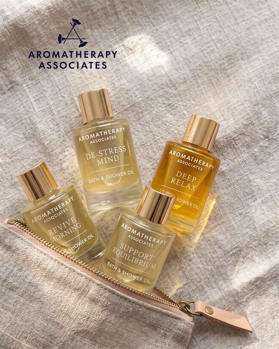AROMATHERAPY_A's tweet photo. 実はアロマセラピーアソシエイツのバス＆シャワーオイルは湯船に使うだけではなく、
シャワーでも使えること、ご存じない方も多いかもしれません。

バスに数滴垂らすだけでなく、
肌になじませてから洗い流すことで、
シャワーでも香りを楽しめるアイテムです。

迷ったときに、選ばれているものを。

6月、多くの方に選ばれているアイテムの中から、
はじめての方にも取り入れやすい3つをご紹介します。

１、まずは、「9mLサイズのバス＆シャワーオイル」。
https://t.co/oHw55tdG5Q

体験サイズの単品購入が可能で、ディープリラックス、マインド、
エクイリブリアム、モーニングの4種類から選べるため、
初めて購入する方やその日のコンディションに合わせて
香りを選びたい方にも。

２、そして、「ディープリラックス　バス＆シャワーオイル」55ｍL。
https://t.co/GQpB4qZHzr

一日の終わりにゆったりとした時間を過ごしたいときに、
多くの方に支持されている定番の香り。

３、そして、エクイリブリアム バス＆シャワーオイル」 55ｍL。
https://t.co/l41aEc1fRP

“なんとなく整わない日”に選ばれることの多い、
静かに人気のあるブレンドです。

どれを選べばいいか迷ったときの、ひとつの目安として。

#ウェルビーイング 
#バスアンドシャワーオイル　#アロマセラピーアソシエイツ #aromatherapyassociates #シャワーでも使える
