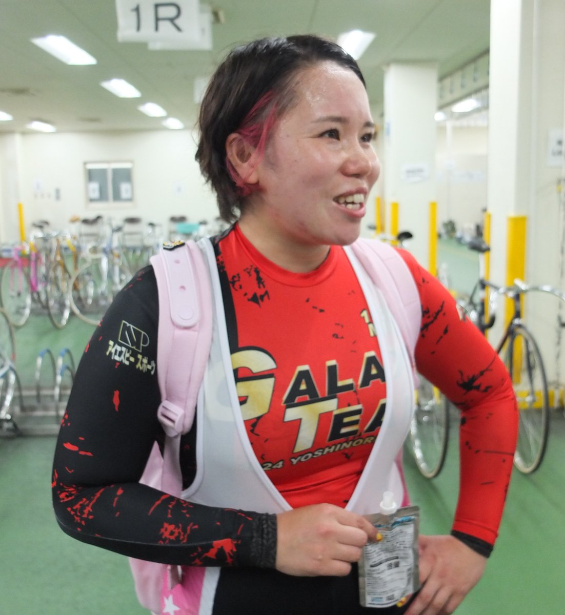 daily_keirinya's tweet photo. 【＃防府競輪】＃デイリースポーツ杯争奪戦 ＃第３２回幸せますカップ

初日５Ｒで太田美穂が打鐘から猛スパート。幸先いい１勝を挙げました。「内に詰まらないようにだけ注意しました。先行１車というのも良かったですね。状態は悪くないと思います」と好気配です。２日目は５Ｒに出走します。

＃太田美穂