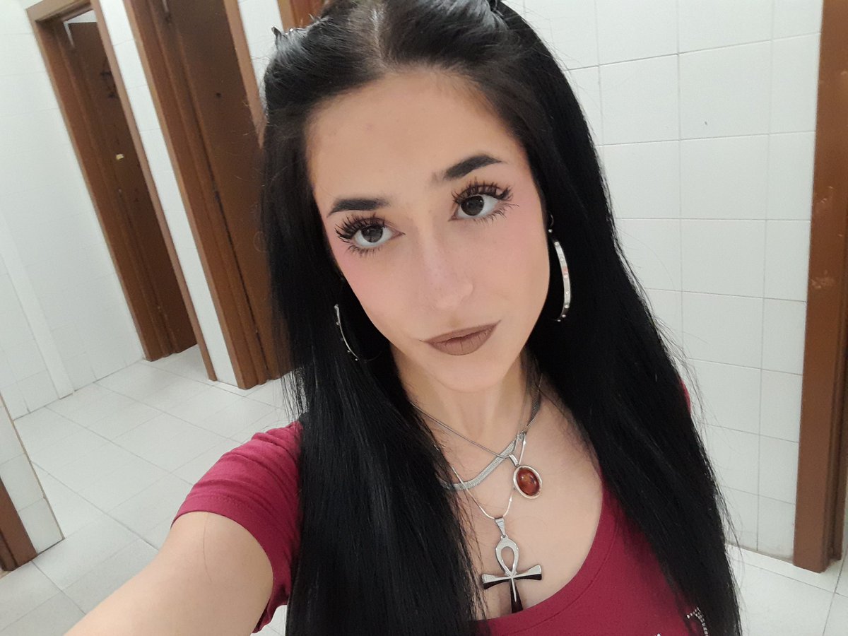 viviserrn's tweet photo. contenido no, pero cara he servido de sobra en el examen💋 https://t.co/nsiWv9afIP