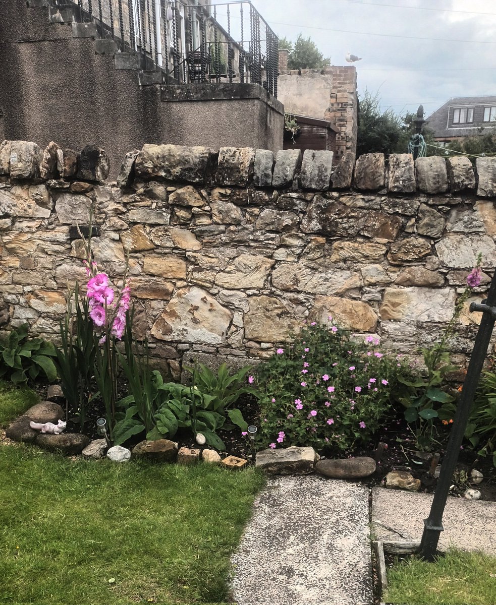FrannyReilly's tweet photo. Good Morning you lovely people around the world 👋 ☕️ 🌏
Happy Monday 🌤
Hope you had a good weekend 
It's a nice start to the day here in Fife 💙 🌤 🌊 🏴󠁧󠁢󠁳󠁣󠁴󠁿  
Have a nice day and a wonderful week ahead whatever your doing 🏡 🌤  ☕️  🛍 🌻 💐 
Love to you all ❤️ 🫶 🥰 https://t.co/hmKiYxfBJj