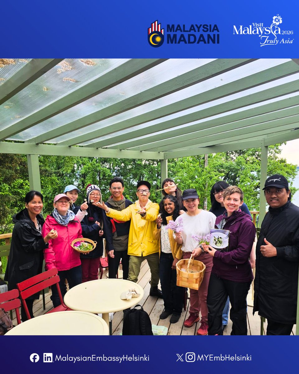 MYEmbHelsinki's tweet photo. Bringing together Finnish wild herbs and Southeast Asian food traditions, a wild herb foraging and culinary workshop in Mustikkamaa offered participants a unique opportunity to explore sustainability, biodiversity, and cultural exchange through food. https://t.co/NeXqI99JZw