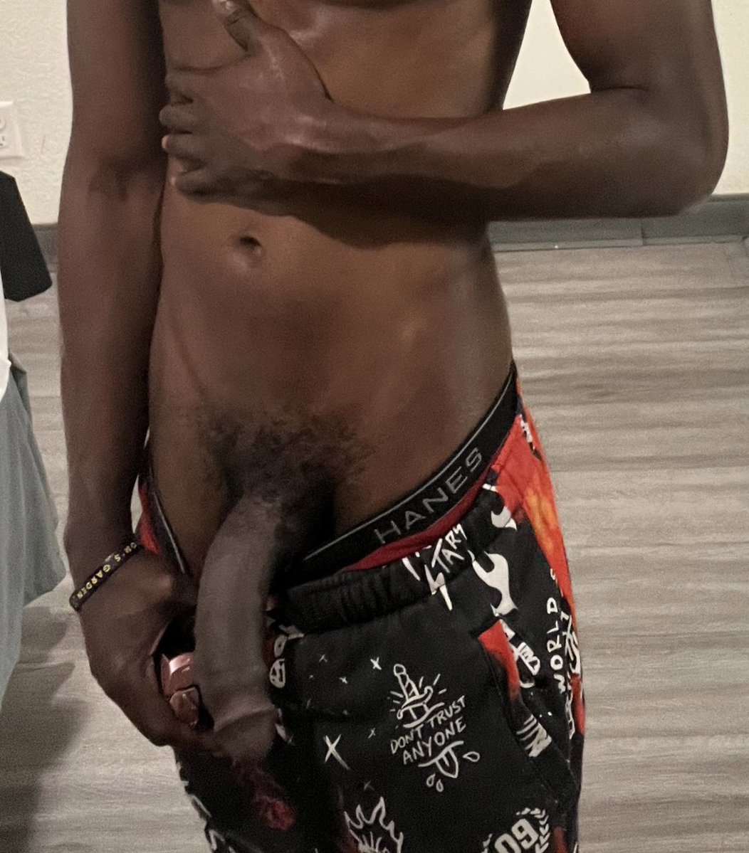 ThatsHeemXXX's tweet photo. I’m horny &amp; need some head. San Diego wya ✨ https://t.co/pg2yj3Na9t
