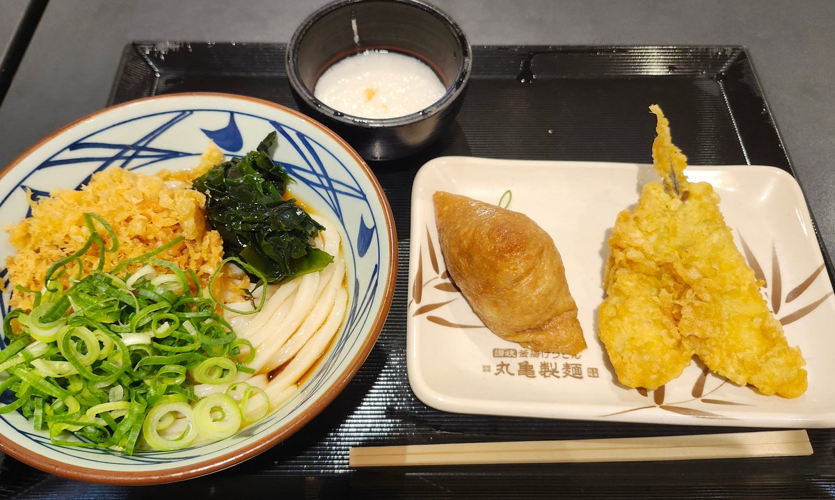 VBelltree's tweet photo. 丸亀製麺のぶっかけうどん並、アジフライ、いなり。 https://t.co/tl9uX7yaIJ