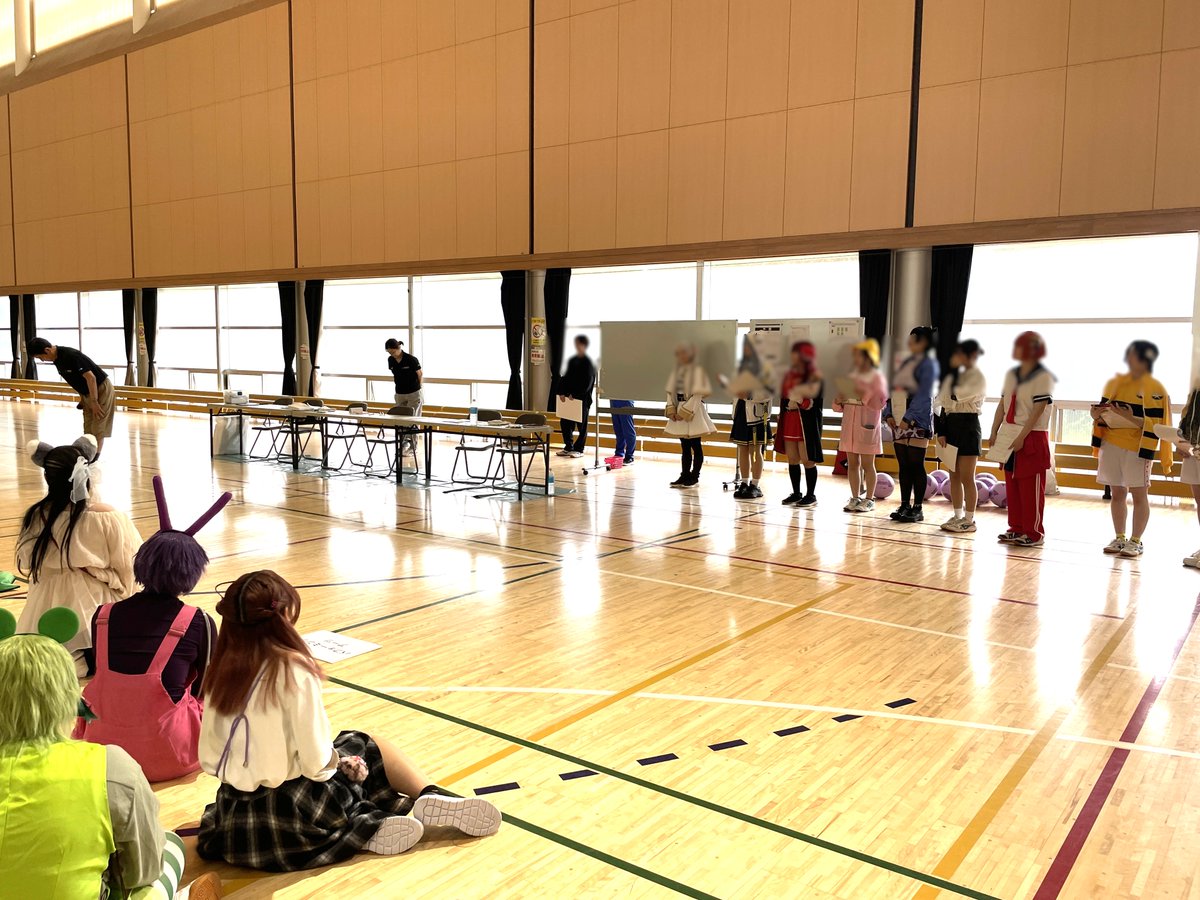 human_sendai's tweet photo. 🏐 球技大会を支えたMVP！🏆

司会進行を担当してくれたのは、
パフォーミングアーツカレッジ2年生🙌

なんと司会に立候補してくれた人数は過去最多！
それぞれのコスプレ姿もとても似合っていました🎭✨
大会を盛り上げてくれた頼もしい先輩たち😊
本当にありがとうございました❣️ https://t.co/83w1gEL54x