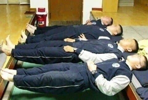 heemiiiin000's tweet photo. 80~90년대 군대 인권 수준

80년대 군대 안에서는 대체 무슨 일이 벌어지고 있었던거지..
괜히 지금 군대 편해졌다고 어른들이 이야기하는게 아닌가봐요 https://t.co/qajJOg3eQ0