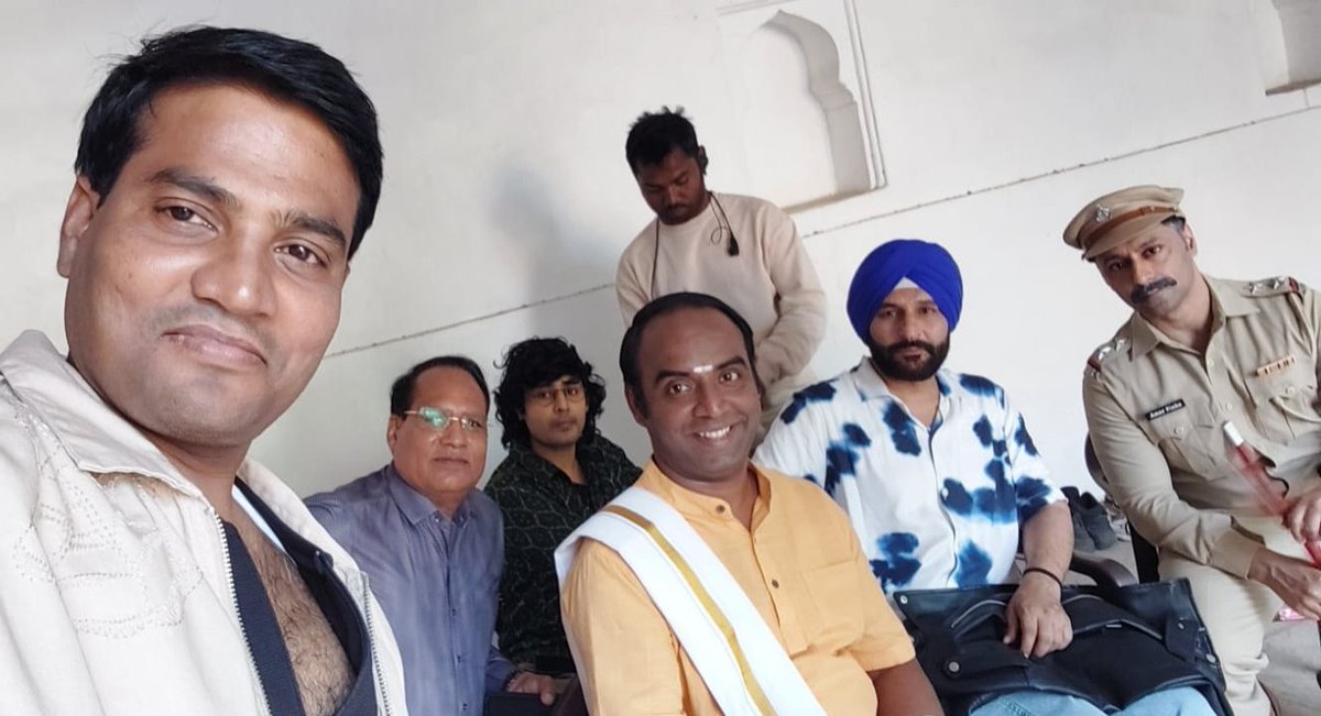 Yogesh10th's tweet photo. Bhopal shoot diary...

 #adventurelover⛷ #aaftianss #gspptk #reenergiseurself travelbyheart❤️ apnadesipunjab sneakpeekyogi theatreloverz🎭 animallovers🙈🙉🙊 actorslife🤡 actorslife📽🎬🎥 mumbailife🤡 oldfriends🤝🤝 funlover🥳 filmcitymumbai🎥📽 https://t.co/9SPkRpIUDt