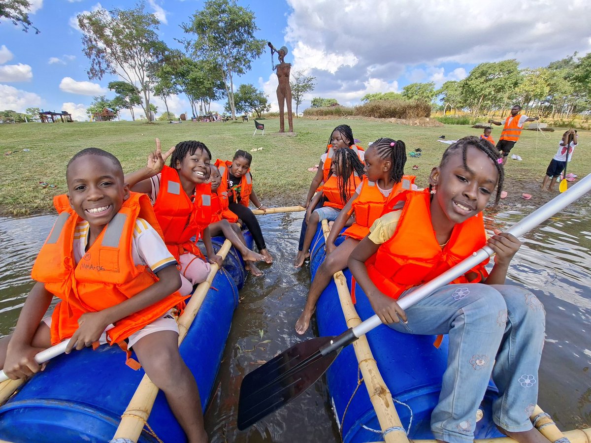 mwilaadventure's tweet photo. No phones. No tablets. Just pure outdoor joy.
Mwaba Mwila Adventures = muddy shoes, big smiles, real play.
#MwabaMwilaAdventures #UnpluggedChildhood #OutdoorPlay #NoScreens #LetThemPlay #AdventureKids #NatureKids #ZambiaKids #PlayOutside #ChildhoodUnplugged https://t.co/XyO1ftI9Or