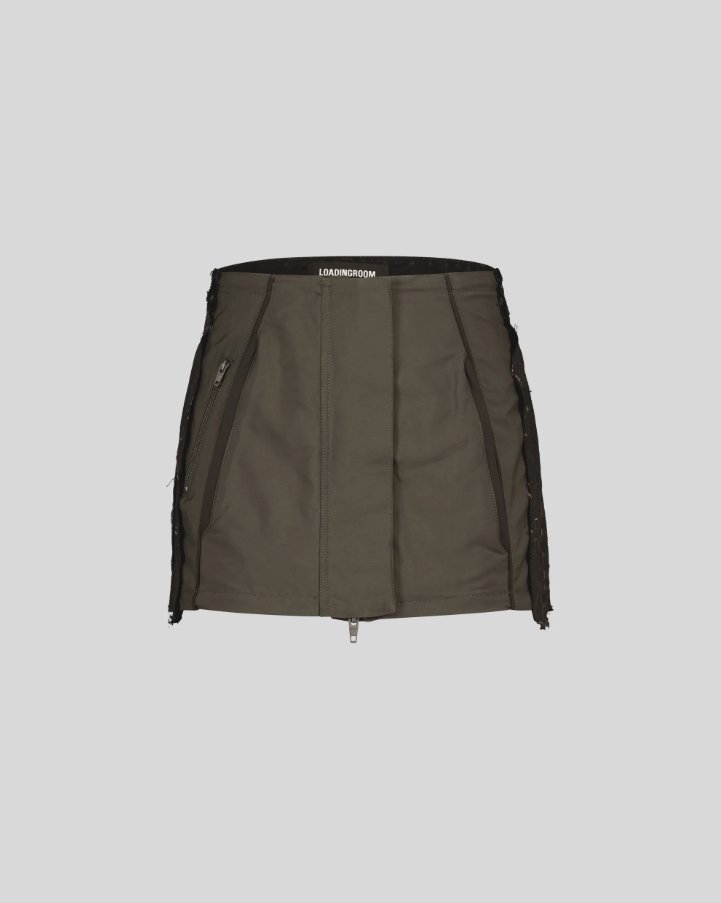 kataseoul's tweet photo. Celeb Fashion
• Who : #키키 #지유
• Where : 260606 키키 공식 인스타그램
• Brand : #로딩룸 #LOADINGROOM
• Item : CUT OUT SKIRT (BLACK)
#KIIIKIII #JIYU https://t.co/OmjswLc2L5