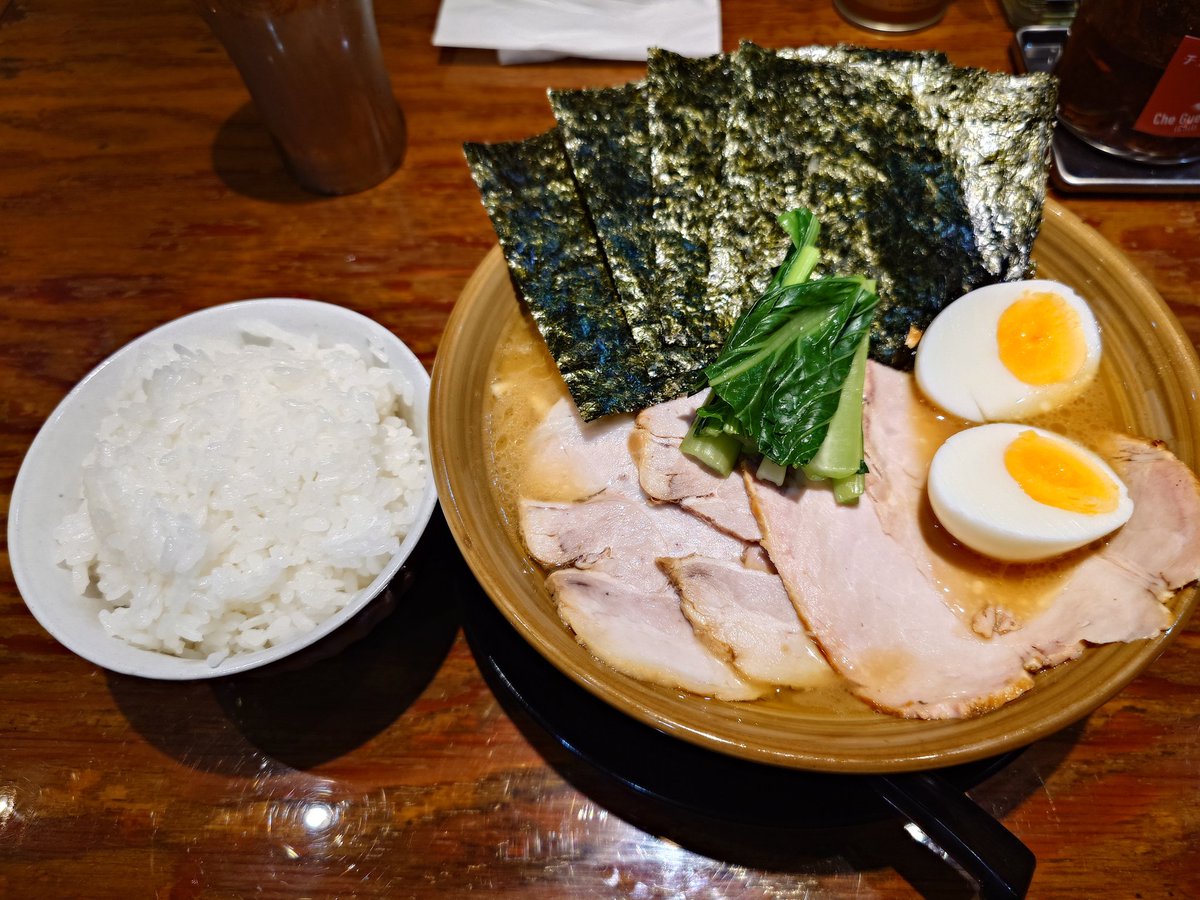 hideusagi0114's tweet photo. 革命家
家系ラーメン https://t.co/OGrP36iWqb