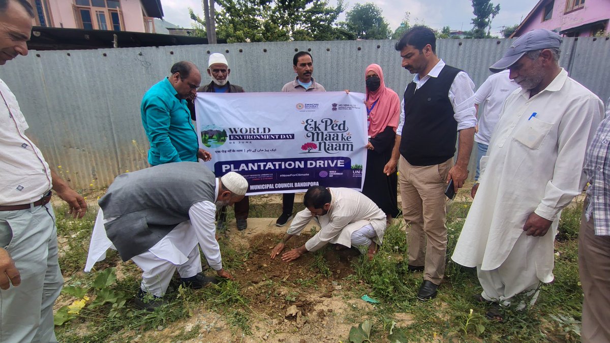 CEOMCBANDIPORA's tweet photo. MC Bandipora marked World Environment Day with a mega plantation drive at MC Office Park, bringing together community members, religious leaders, youth volunteers, and sanitation staff to promote a greener and healthier Bandipora
 @SwachhBharatGov 
@swachhbharat
@moefcc  #WED2026 https://t.co/hSljMqLiZN