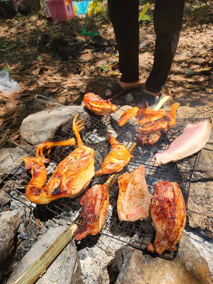 kevindo91's tweet photo. Mồi ngon mà thiếu bạn hiền! 🥰🤪 Mời các bác với miếng ba chỉ! hh https://t.co/8N8OCYgpd9