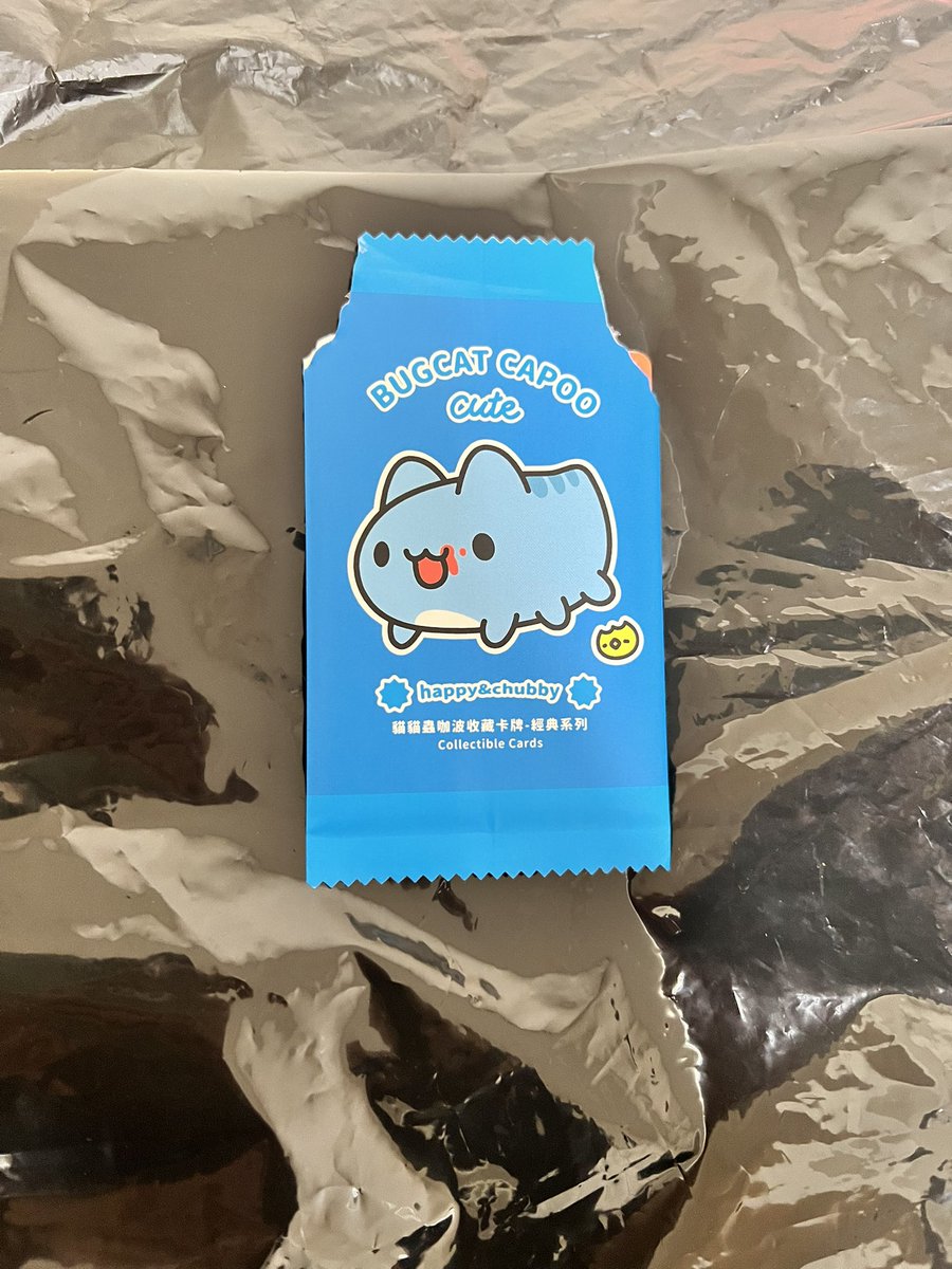 cheechangvrc's tweet photo. 世の中には2種類の人間がいます。
カードのパックを綺麗に開けられる人間と「こうなる」人間です…

この後、下側も失敗した…🥲 https://t.co/9tAuzpHDoT