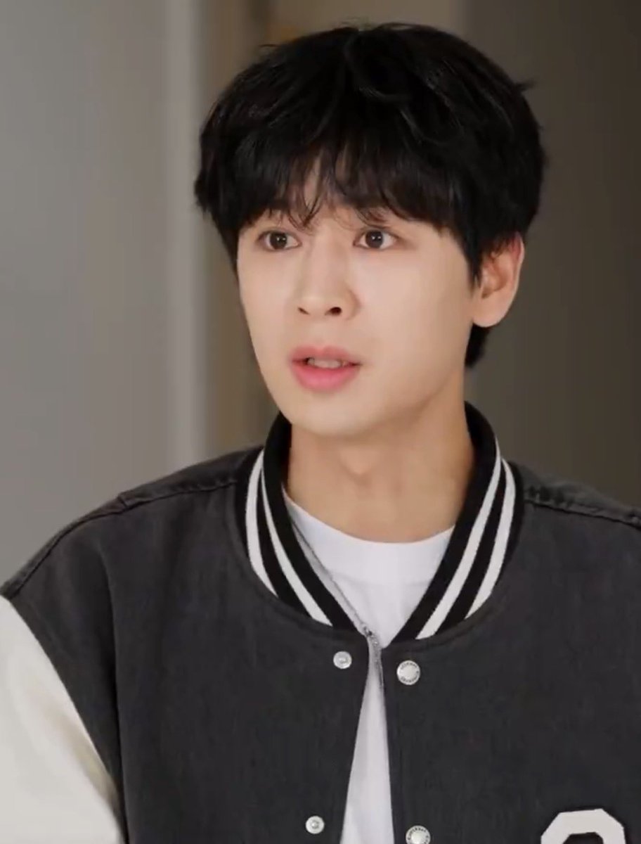iKONHOE's tweet photo. YUNHYEONG is set to debut as a “special guest” actor in short drama adapted from webtoon "Introducing My Roommate". 

The short drama is expectedly to have 14 episodes and will be directed by Lee Juseung and Lee Donghoon. https://t.co/jkpcHYsIHL