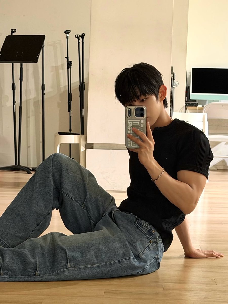 bestofstejay's tweet photo. #스티븐 #STEVEN https://t.co/56zmDiUwAU
