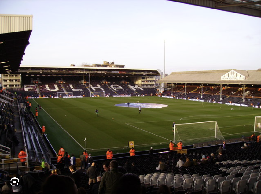 OneFineDay34's tweet photo. @gnshchsbcusba @JigBobo @ccfc_07 The thread started with Brits insisting American stadiums are inferior.

Sorry, but you're not going to gaslight us into believing the ground on the left (there are Texas High School fball teams that wouldn't play there) is objectively a better stadium than the one on the right. https://t.co/a5vuNpt6ae