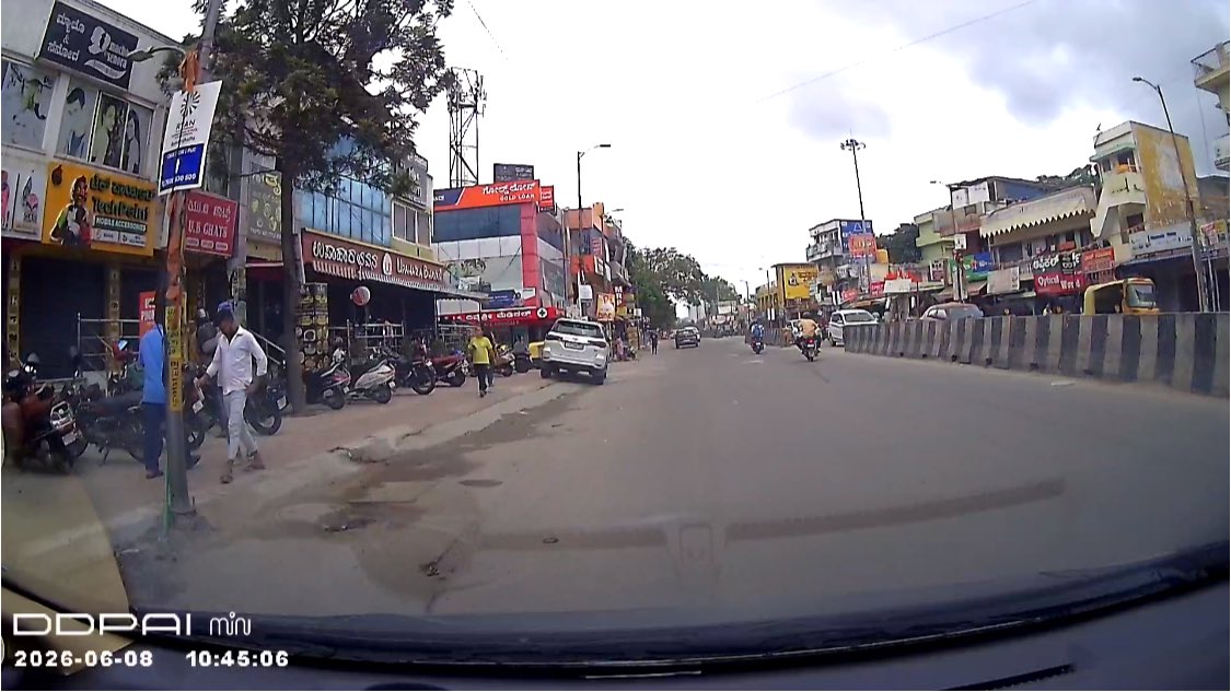 arunkmurthy's tweet photo. Footpath or parking for restaurant? Right next to hulimavu traffic station Bannerghatta rd, and btw restaurant has dedicated parking right behind .. 
@blrcitytraffic @ICCCBengaluru https://t.co/UCQlA9kcha