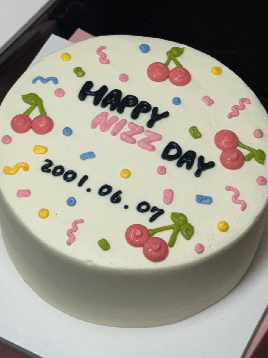 tiger_xin_news's tweet photo. #Nizz (⁠◍⁠•⁠ᴗ⁠•⁠◍⁠)⁠✧⁠*⁠。 #Plus_Chat #update ~~

~~ ++ Promise me that we'll spend my birthday together every year from now on 🤙🏻
I always miss you, I miss you so much..
Let's find some strength and do well this Monday too 🍀
I love you so, so much 💋

#XIN #NIZZ https://t.co/rTMaMed6kf