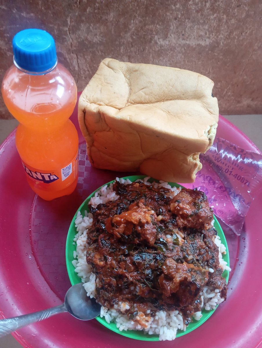 unclemandela121's tweet photo. Person wey get food for house no dey go restaurant. I say make I have something light for breakfast 

Who cares to join me ? https://t.co/eybbcdJpPV
