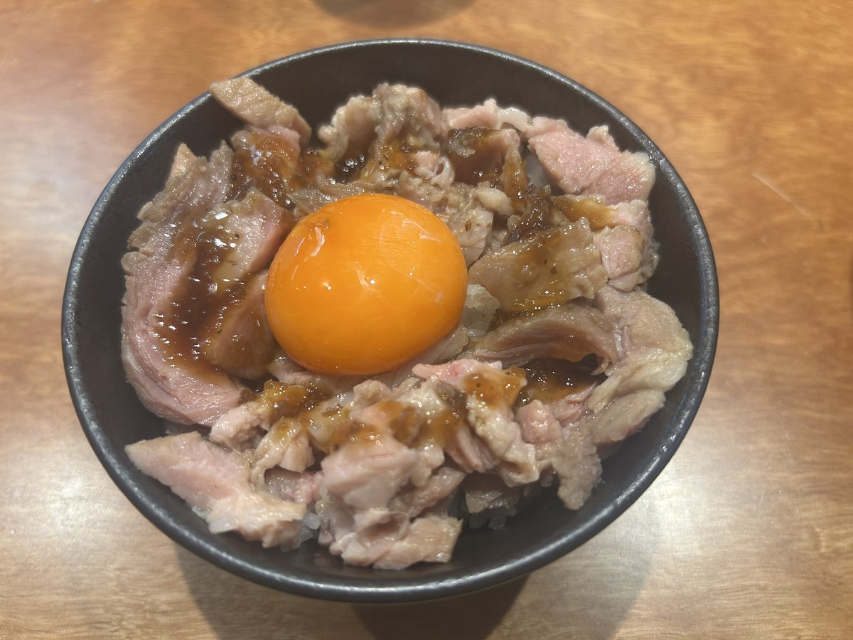 R850I's tweet photo. 麺屋さくら井

特上 昆布水つけ麺（醤油）　中盛
お出汁割り
豚ユッケ風ごはん

やっぱりこの組み合わせが極上😀
何度食べてもすごいつけ麺だわ！

いつもありがとう😀
ごちそうさまでした🙏

#三鷹 https://t.co/nlHs6QF24f