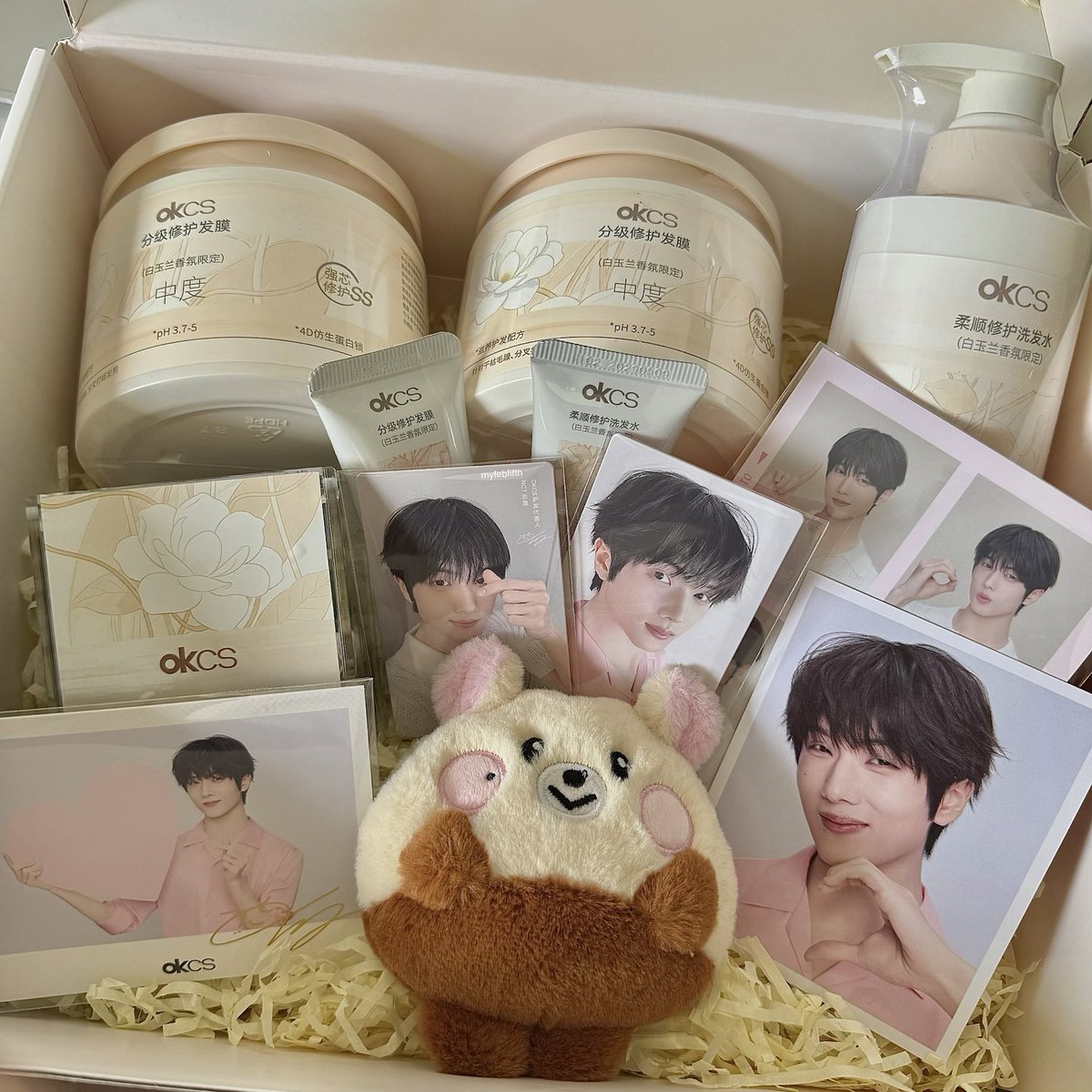 myfebfifth's tweet photo. 드뎌 왔다~🌸🩷 https://t.co/cLvHa4v9MY