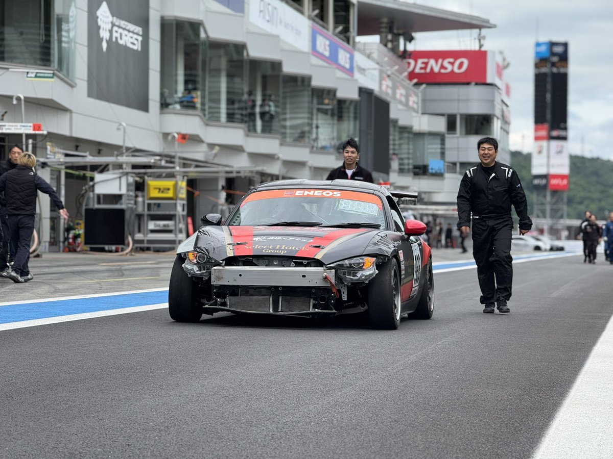 toru_525's tweet photo. スーパー耐　富士24h
888号車

4日間絶え間ないトラブルを乗り越えて無事完走できて本当に嬉しかったです！
メカとしてで��る限り役に立つことができて良かったです
ゴールの瞬間は感動でした😭
最高の思い出になりました‼️
#スーパー耐久 https://t.co/sY9cUgvT5o