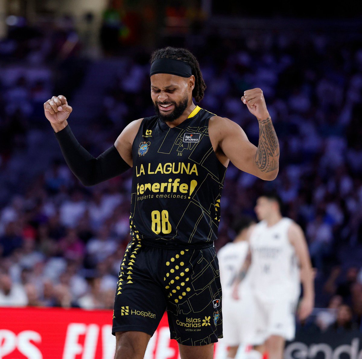 RichiGDavila's tweet photo. Ricky Rubio @rickyrubio9, Marcelinho Huertas @Huertas09, Patty Mills @Patty_Mills, porque cuando ya te dan igual los títulos, la fama o el dinero y sólo sigues jugando por amor al baloncesto y a tu club, la @Penya1930 @CB1939Canarias, es cuando entregas lo más puro que tienes. 

Disfrutemos de estos tres monstruos, auténticos elegidos, porque no volverá a haber jugadores como ellos.