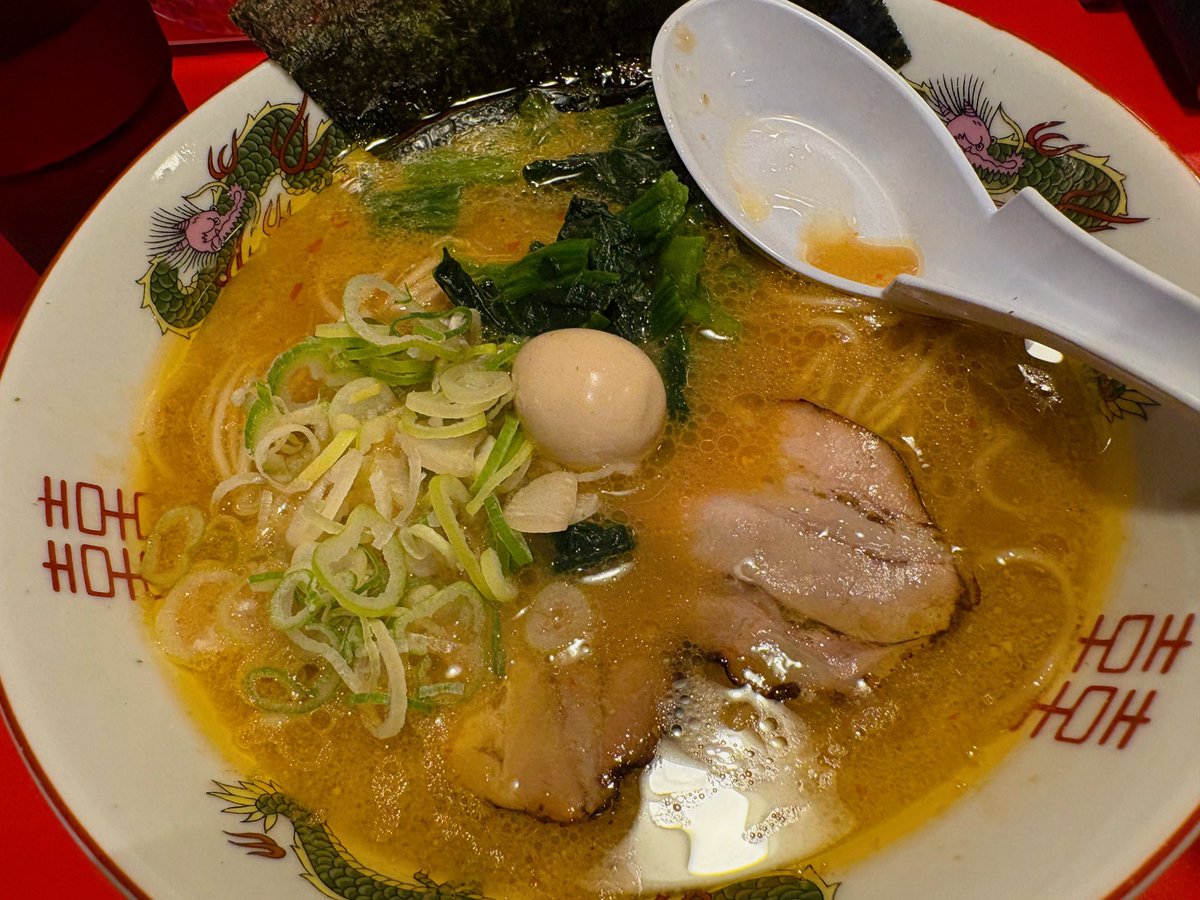Ni47san's tweet photo. 髪切ったラーメン食べた https://t.co/mkVicdK8H9