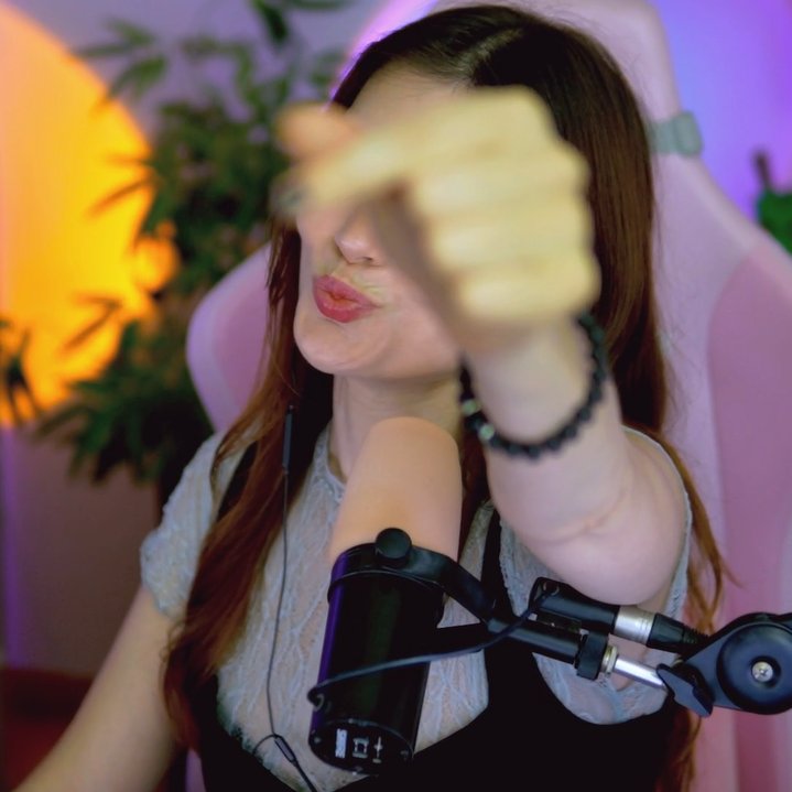 naosouoeuclid's tweet photo. Good night, @Cristinini. Me la he pasado genial en el stream de hoy con el podcast y el Pokelike. Descansa, guapetona. Tomorrow with more and better. 👑💙💛 https://t.co/MF8QVlvmYA