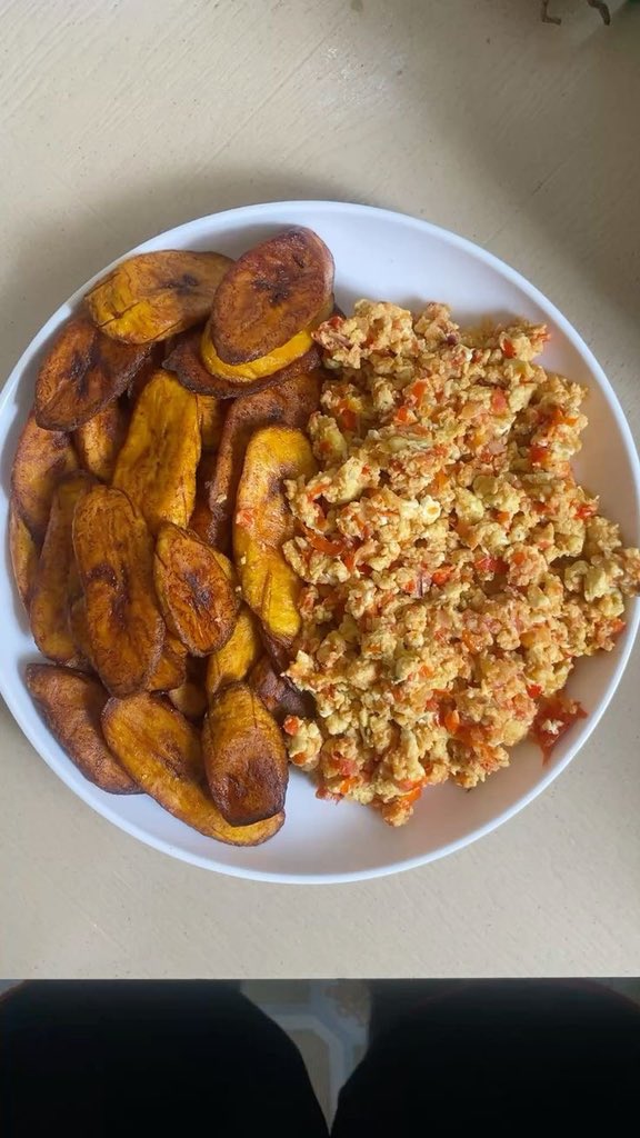 Mobyle001's tweet photo. Which one is goated??
Plantain with egg.            Yam and stew https://t.co/oaGv6qaAkw