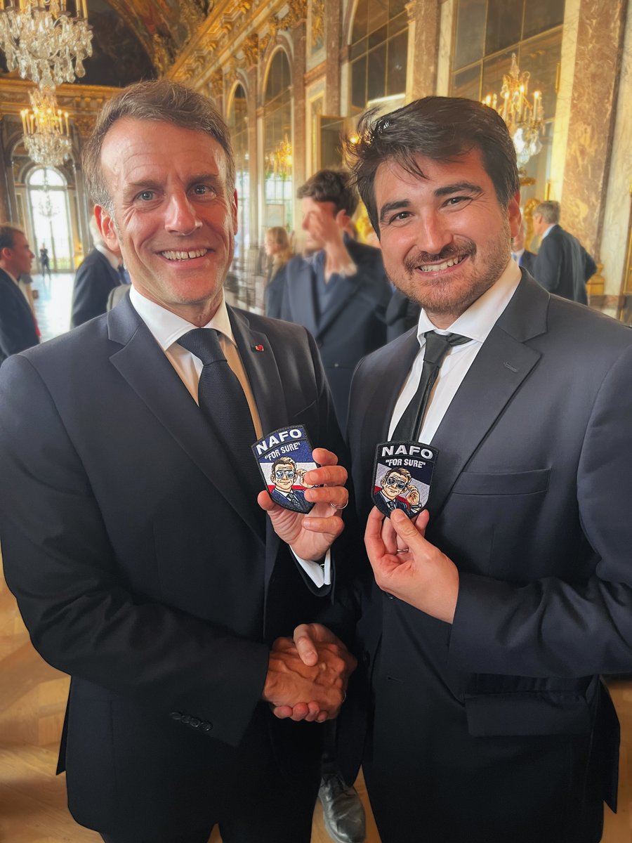 arnocast's tweet photo. NAFO just got a new honorary member.

Let’s support Ukraine until victory and build a stronger, sovereign Europe. For sure. 🇺🇦🇫🇷 https://t.co/9ZALHaN2bY
