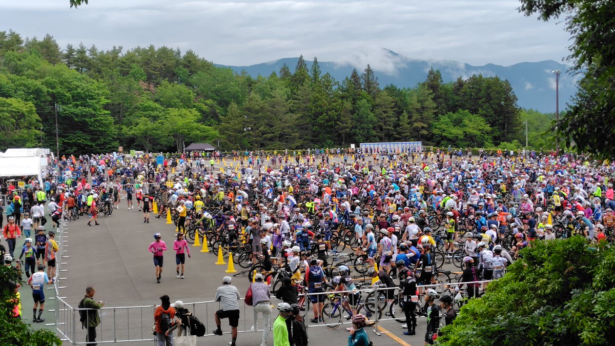 Actcyc_official's tweet photo. 富士ヒル前日のEXPO、レース後も多くの方にブースへ来ていただき本当にありがとうございました🙇‍♀️すべてが想像以上の富士ヒルでした！Actcyc商品を着用している方も度々見る機会があり嬉しかったです！レース中に出会った方がブースに来ていただいたのもうれしかったです！来年も是非参加したいです😊 https://t.co/gPR3ZIL6jh
