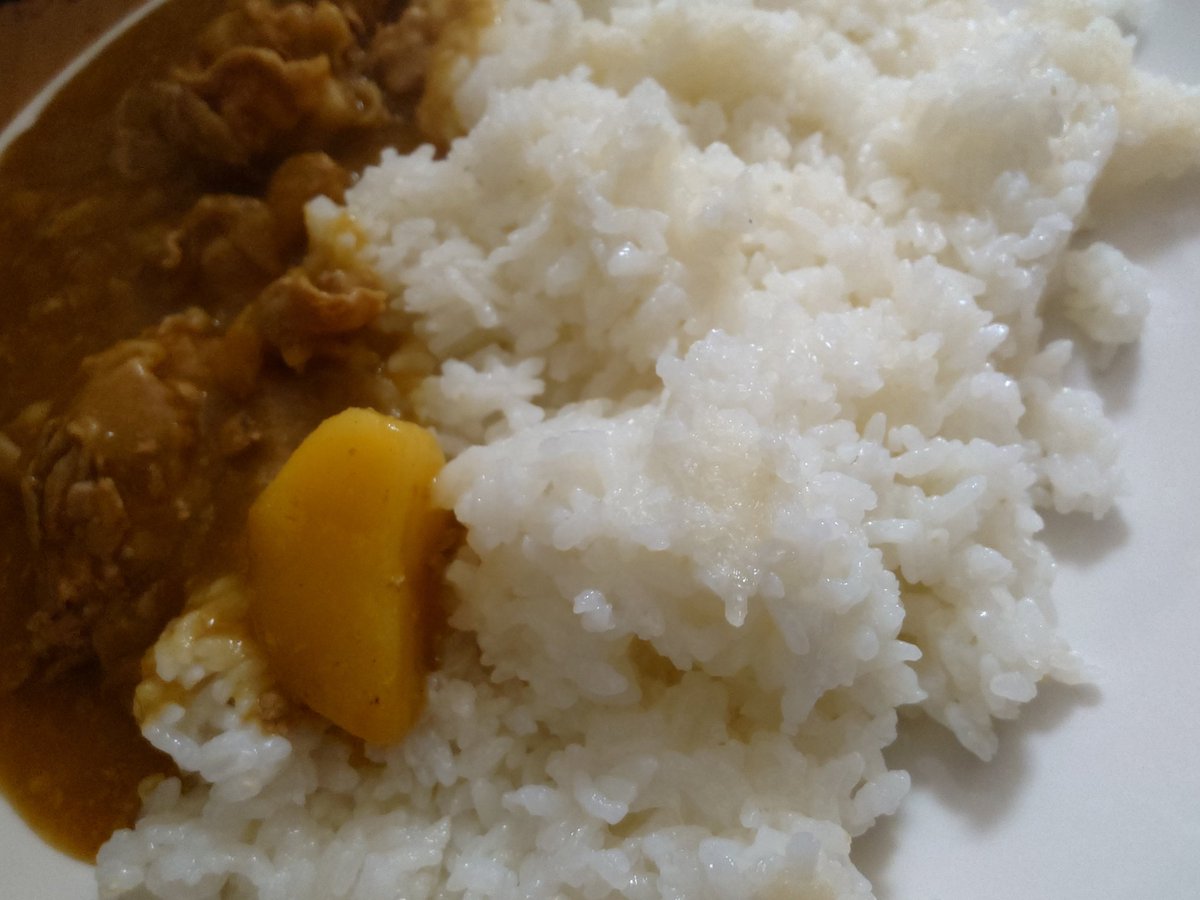 namamonow's tweet photo. 毎週日曜はカレーを食べる

豚カレー、普段使っているのとは別のルゥを使用
見慣れないやつだったので良さそうならで購入したが、普段使いの物より水分減らしたほうが良さそうな印象 https://t.co/10bIN2ZApz
