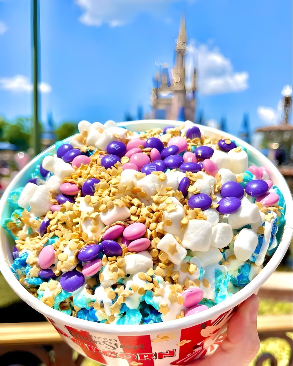GSPCAFE's tweet photo. Order details ✨: 

​​✧ Mickey Burger​
✧ Walt's Chili​
✧ Sparkling Minnie 🔞
✧ Starlight Popcorn https://t.co/mxD73AgKqj