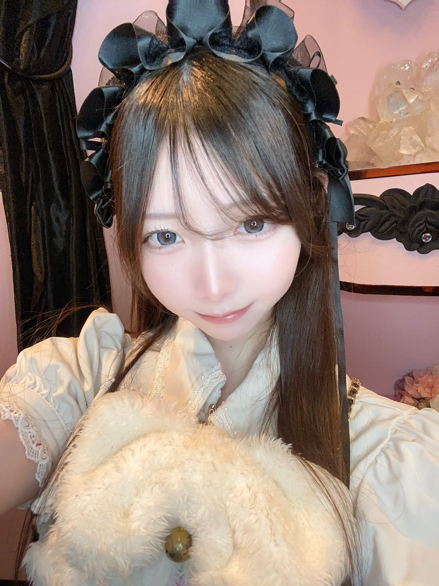 Kisaki_ChouChou's tweet photo. 寝落ちしてしまってました😵‍💫ごめんなさい！6/7おきゅおわ🖼
急遽の出勤だったのにたくさんの方に会えて‼️とてもハピネスでした🤩最近仲良くなった方や初めましての方ともたくさんおはなしできて、とても楽しかったです💖いつもましての方は言わずもがな……‼️
ここに乗せきれてない差し入れを⬇️ https://t.co/sVIQmiF0JY